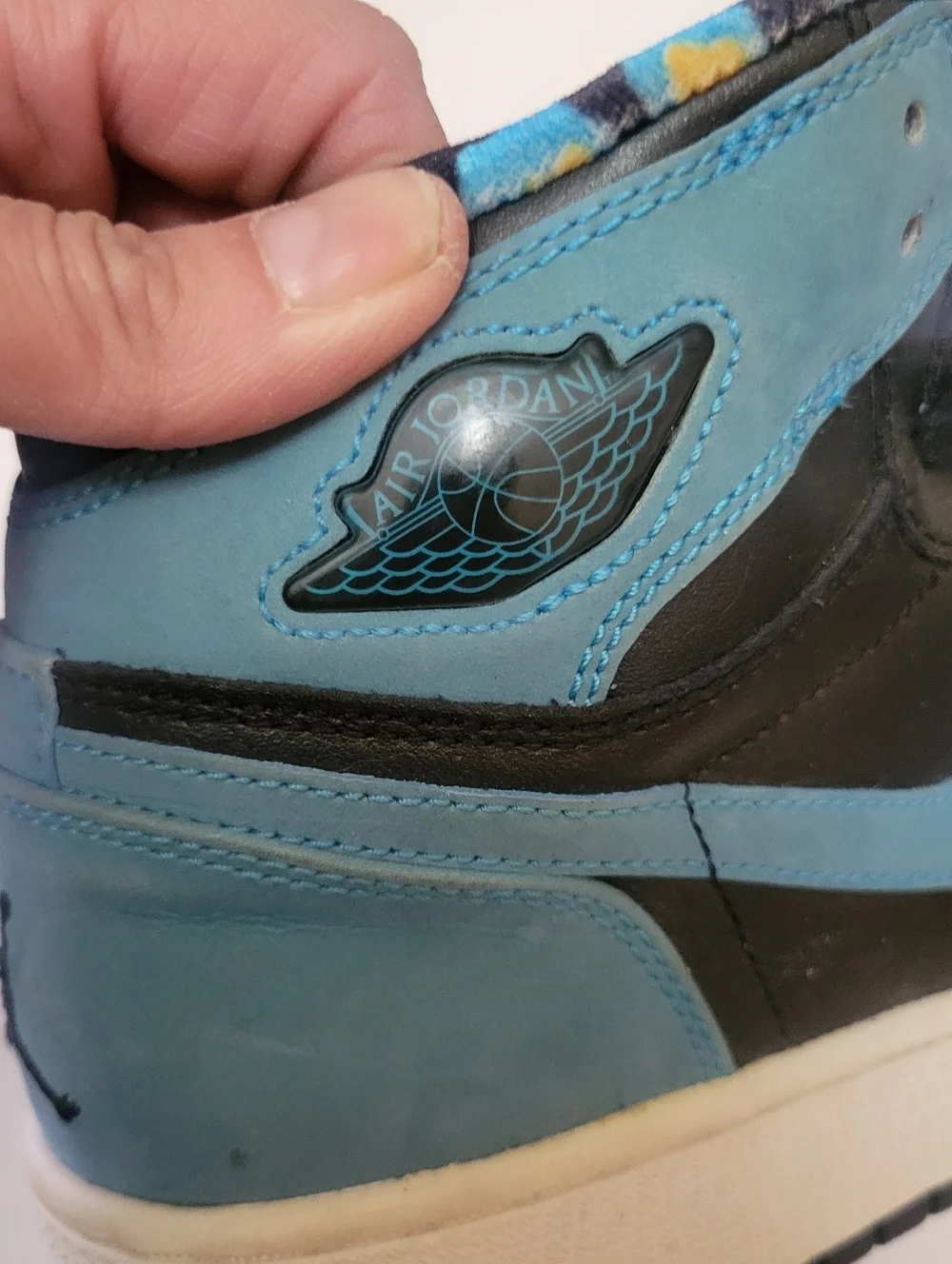 Rare Jordan High-Top Sneakers in Teal & Black with Patterned Lining‎ 6Y